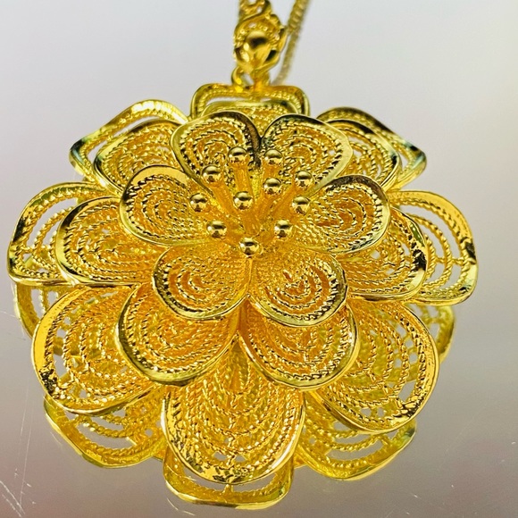 Large Rose Charm Necklace - Picture 7 of 10